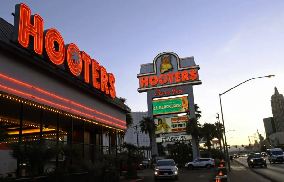 Веригата ресторанти Hooters обяви банкрут