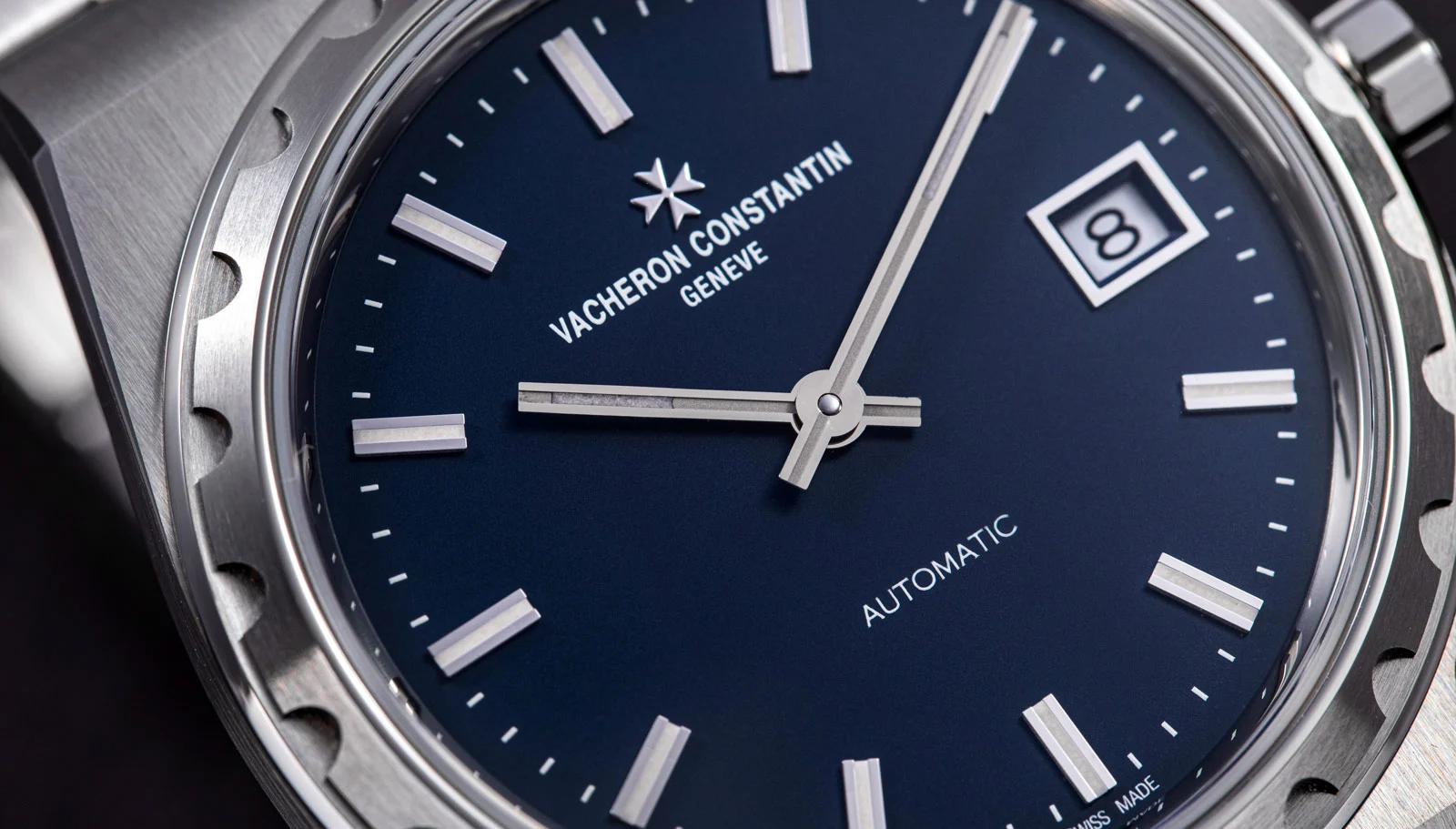 Vacheron Constantin показа стоманената версия на емблематичния модел 222