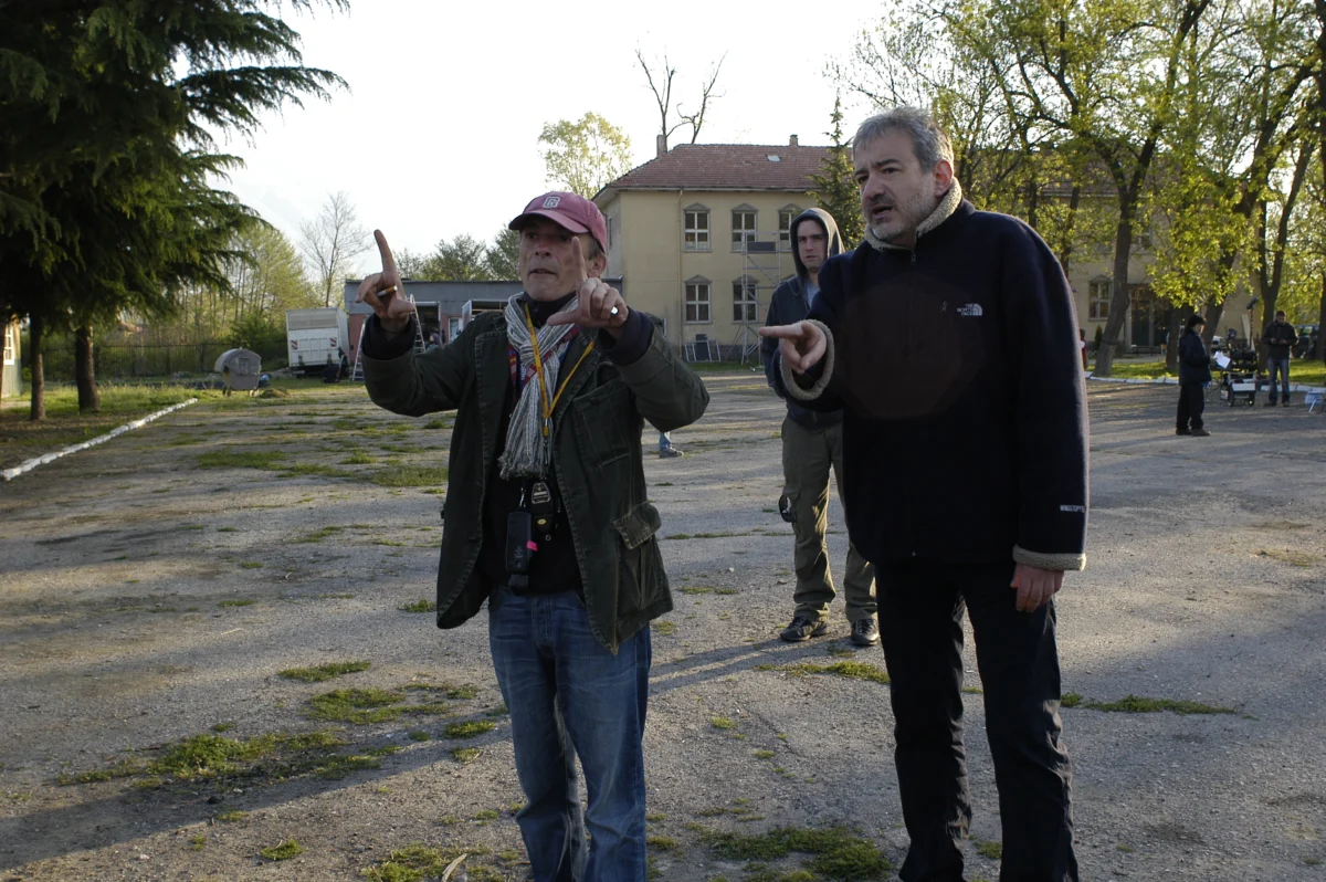 on the set the world is big and salvation lurks around the corner 01