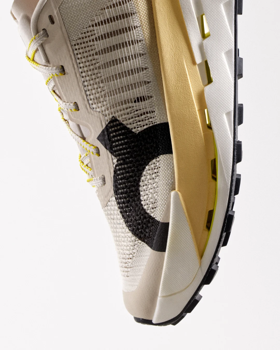 On Holding отчете рекордни продажби над 3 млрд. франка и надмина очакванията на Уолстрийт