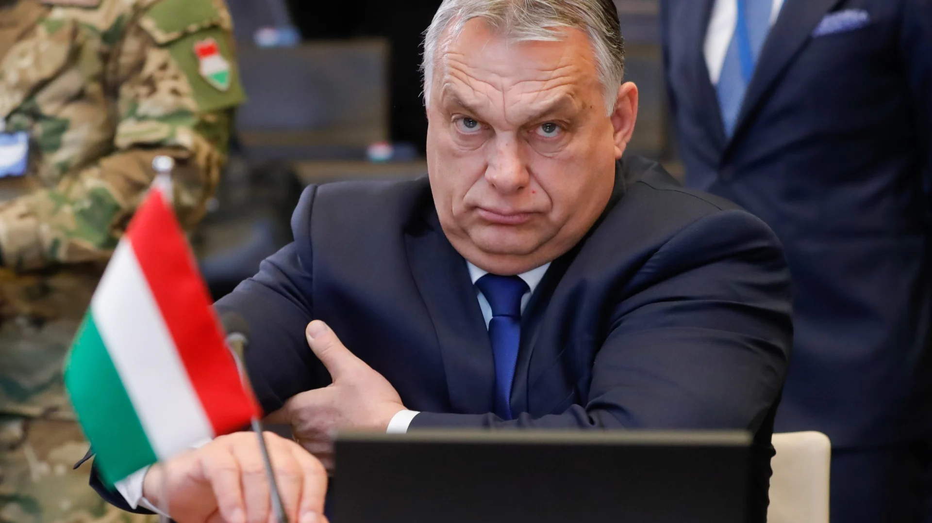 Орбан отново подплаши инвеститорите с интервенции в отделни стопански сектори