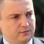 Портних се закани, че ще покаже "Баба Алино 2"