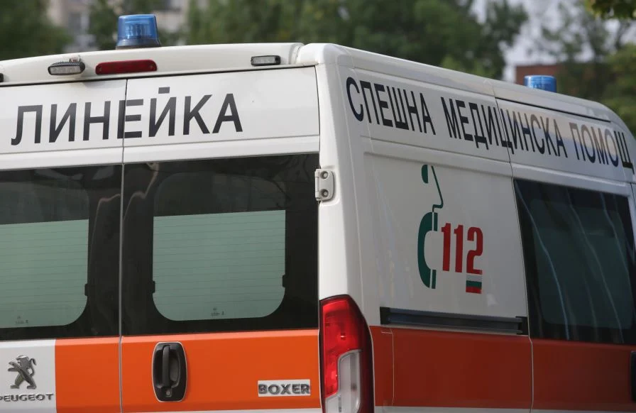 Майка и 6-годишното ѝ дете пострадаха при катастрофа на пътя Бургас-Варна