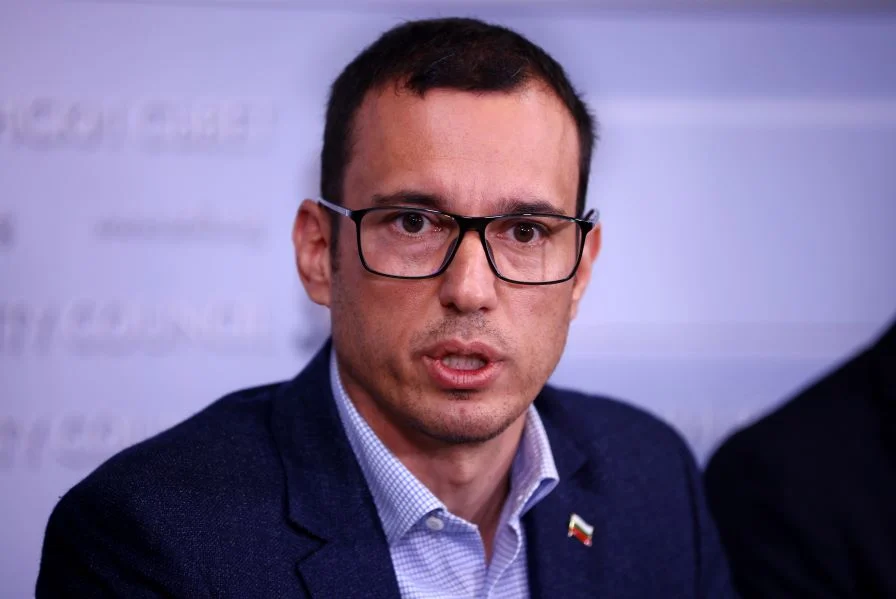 Начало 10 Повишението на цените за паркиране е било обсъждано още през 2016 година, заяви Терзиев