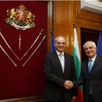 министърът на отбраната
