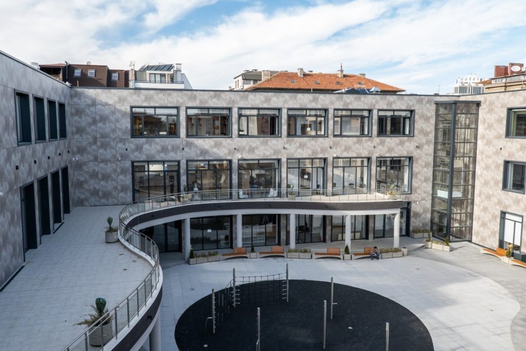 p1046923 2