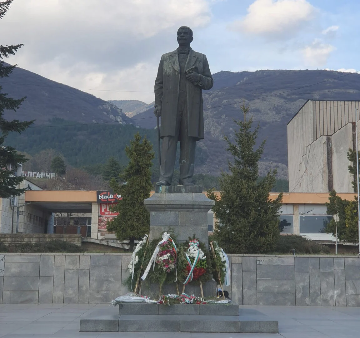От „Прогресивна България“ с декларация по повод 176 години от рождението на Иван Вазов