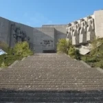 Обявиха за продажба Паметника на съветската армия във Варна