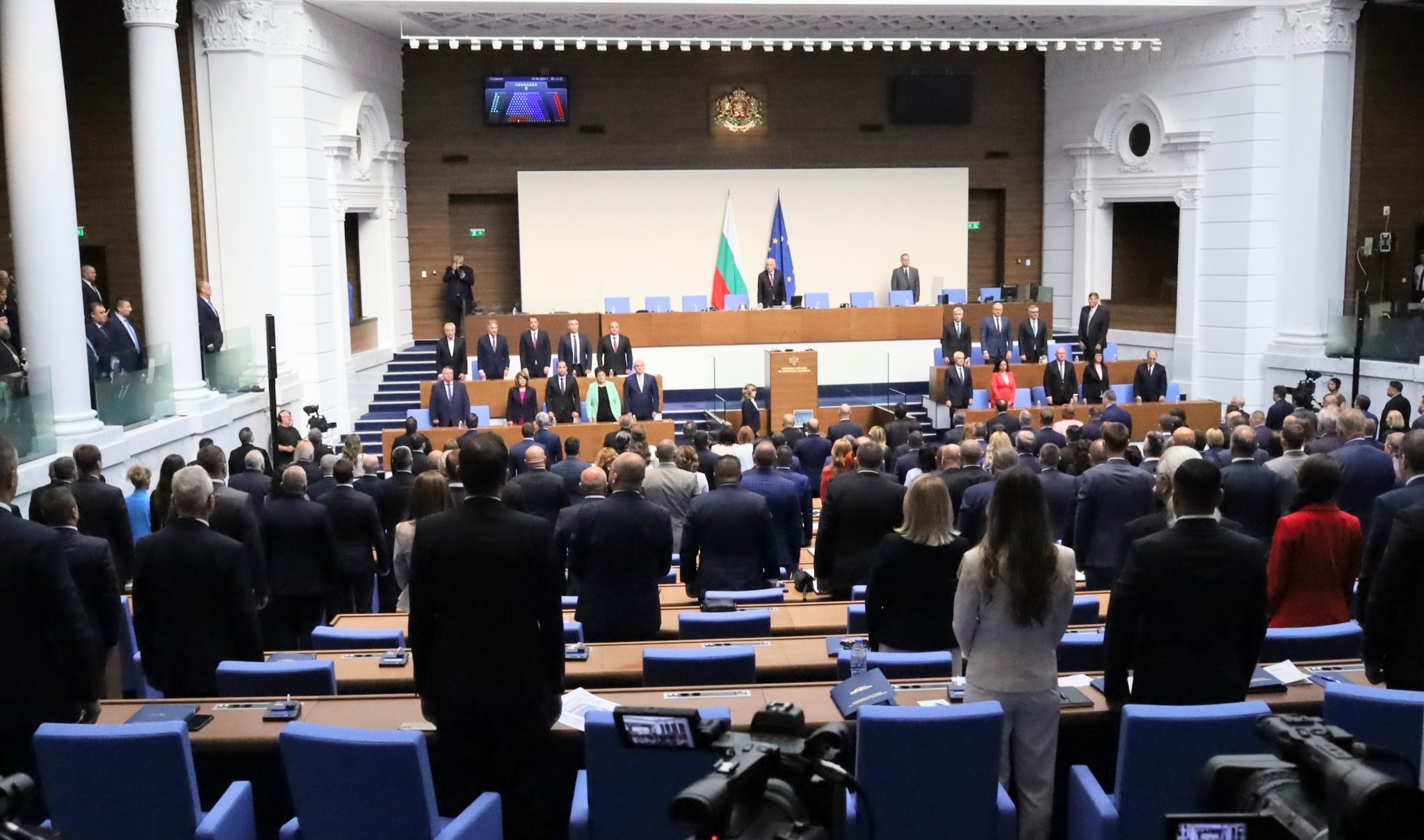 Трима нови депутати положиха клетва