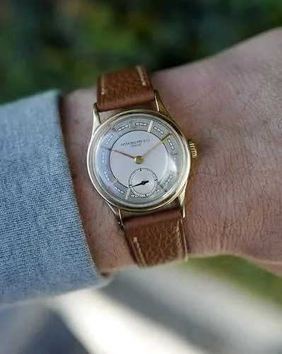 Рядък часовник Patek Philippe открит в кутия с бижута, беше продаден за 59 000 лири на търг