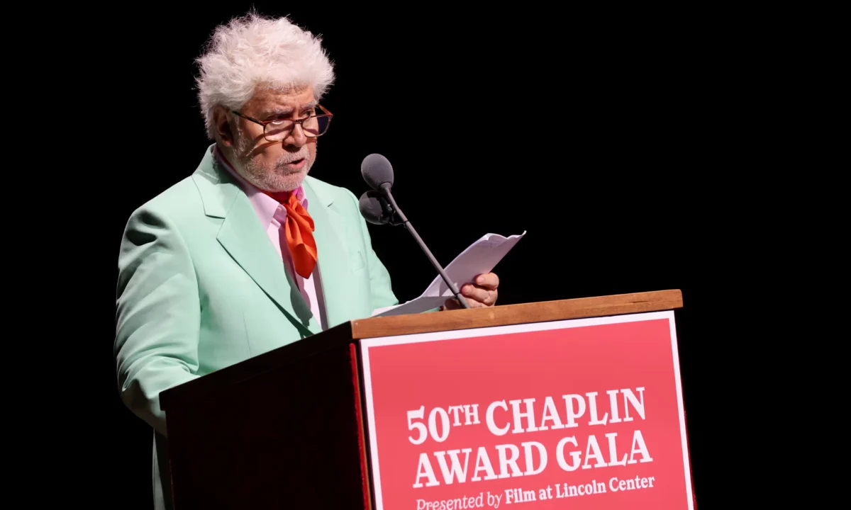 Режисьорът Педро Алмодовар нарече Тръмп "най-голямата грешка на нашето време"