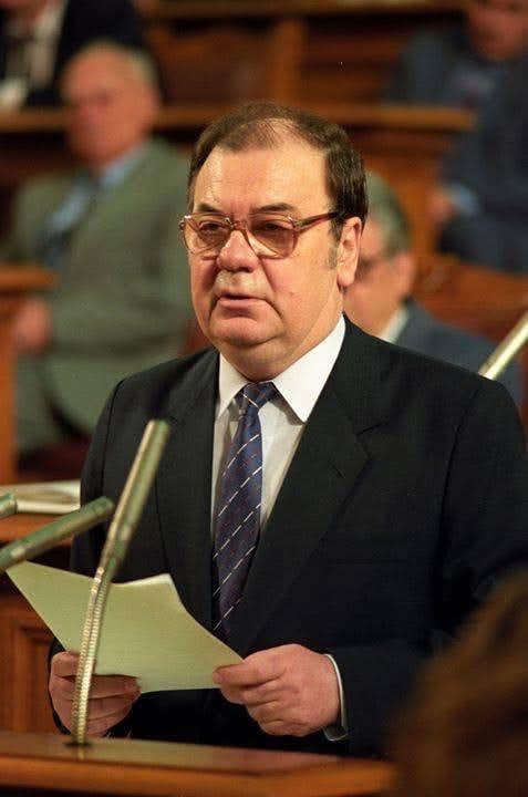 petar mladenov 124