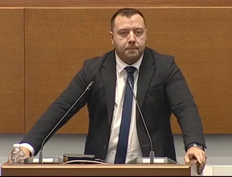 Депутатът от Възраждане Петър Петров заяви че по време на