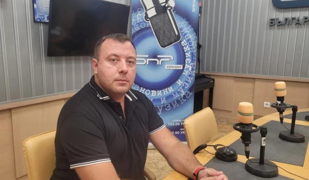 Петър Петров от „Възраждане“ чака предизборната програма на Радев