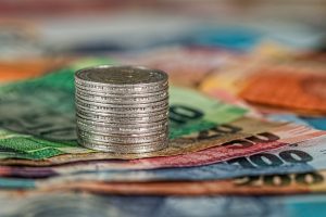 Гърция качва минималната заплата с 50 евро от 1 април - до 830 евро на месец депозити инвестиции кредити