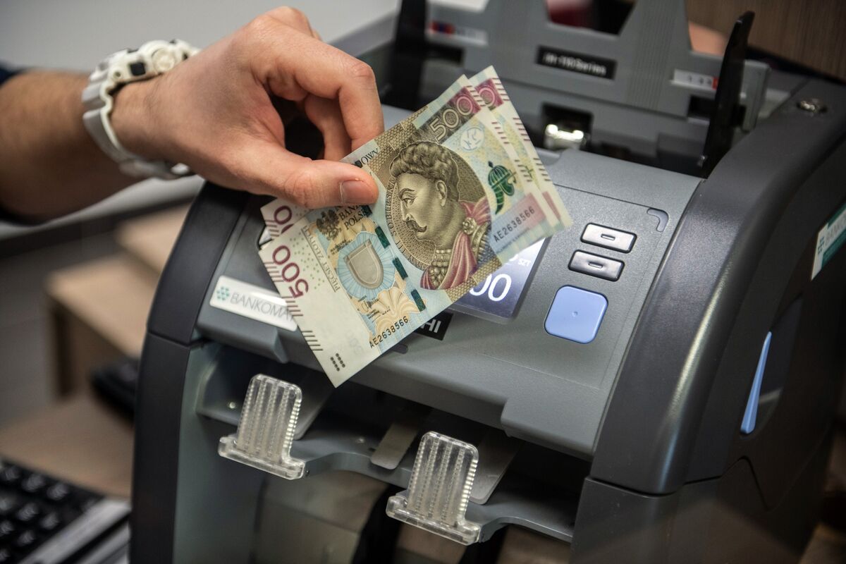 Слабостта на злотата е един от факторите за повишаване на лихвените проценти в Полша