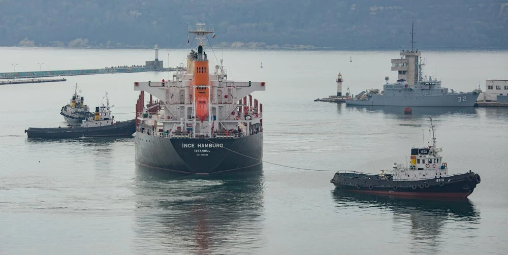 Акционерите да приготвят портфейлите - 11 фирми изплащат дивиденти през август 2 Портови флот дд