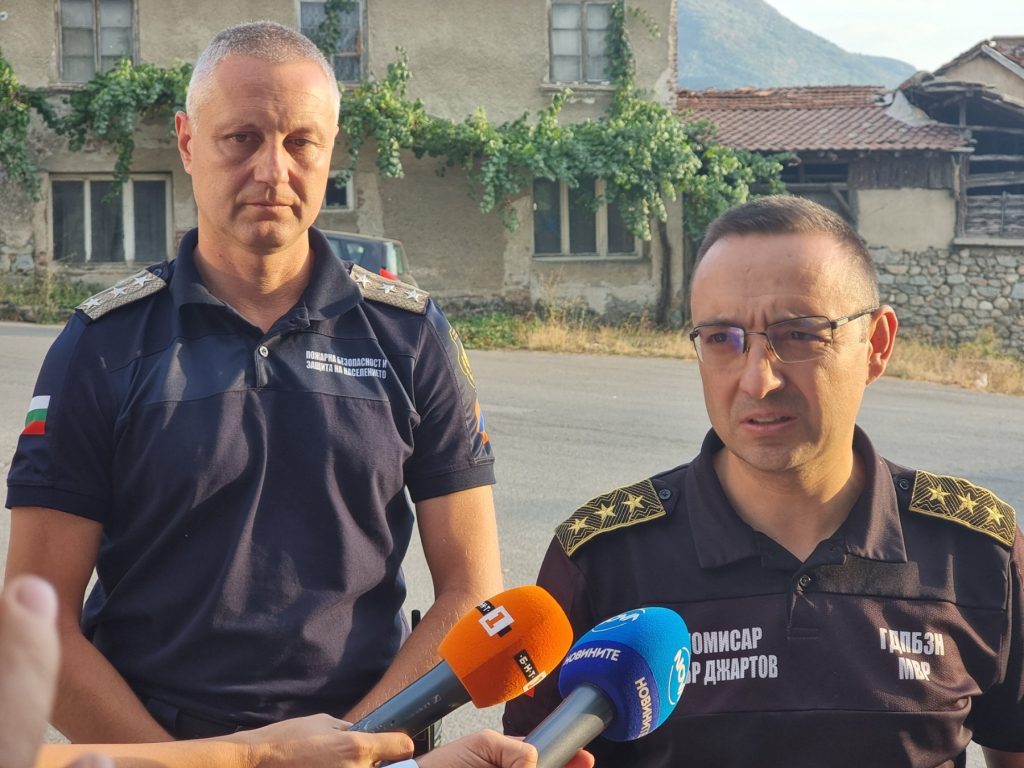 Гл. комисар Александър Джартов: рискът от ново "избухване" на пожара в Рила е минимален 1 пожар