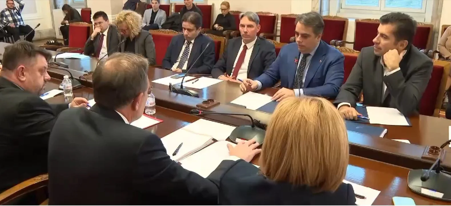 ПП-ДБ и БСП обсъдиха законодателната програма на парламента