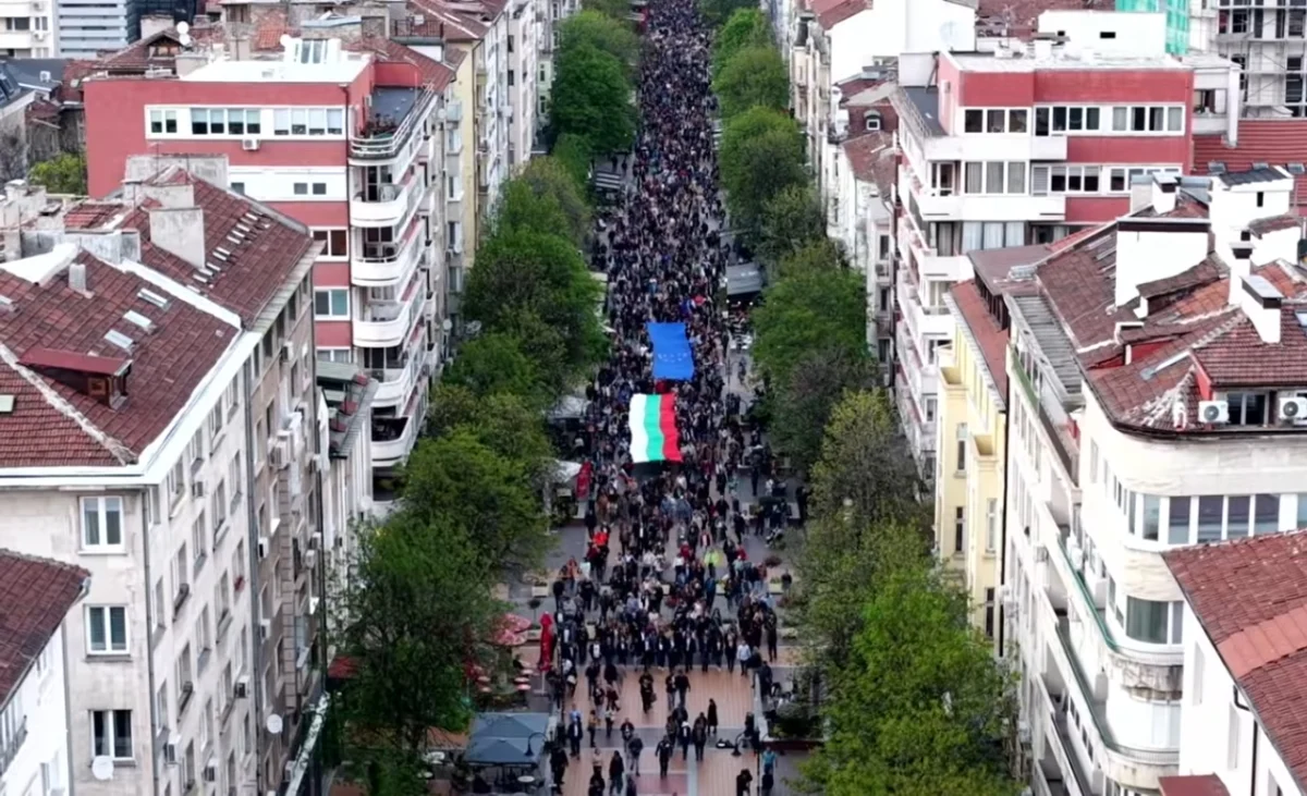 Хиляди на шествие в София под надлов „Силна България в силна Европа“ 2 pp db 543541