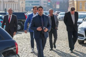 МЕЧ ще даде подкрепа за свалянето на Киселова, но няма да осигури петте подписа за вота на недоверие за безводието