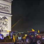 Фермери навлязоха в Париж с трактори, за да протестират срещу търговско споразумение