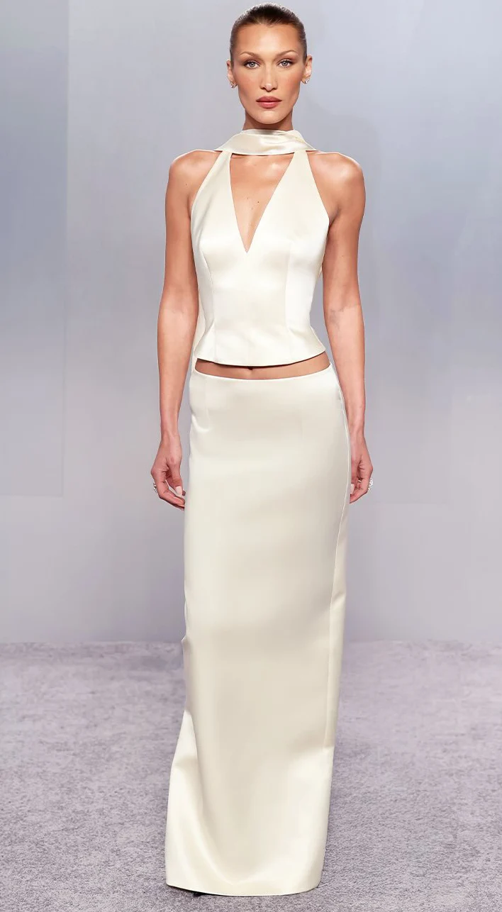 Prada избра Бела Хадид за глобален посланик на новия руж Prada Touch