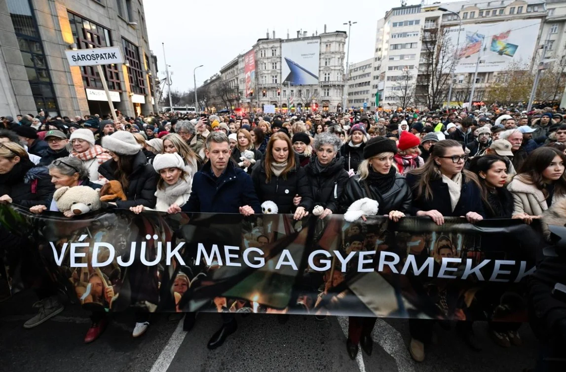 Хиляди хора излязоха на протест в Будапеща водени от опозиционния