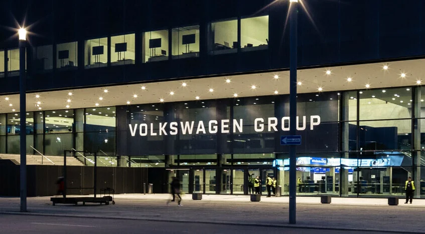Инвестиция на Volkswagen от 5 млрд. долара повишава акциите на производителя на електромобили Rivian