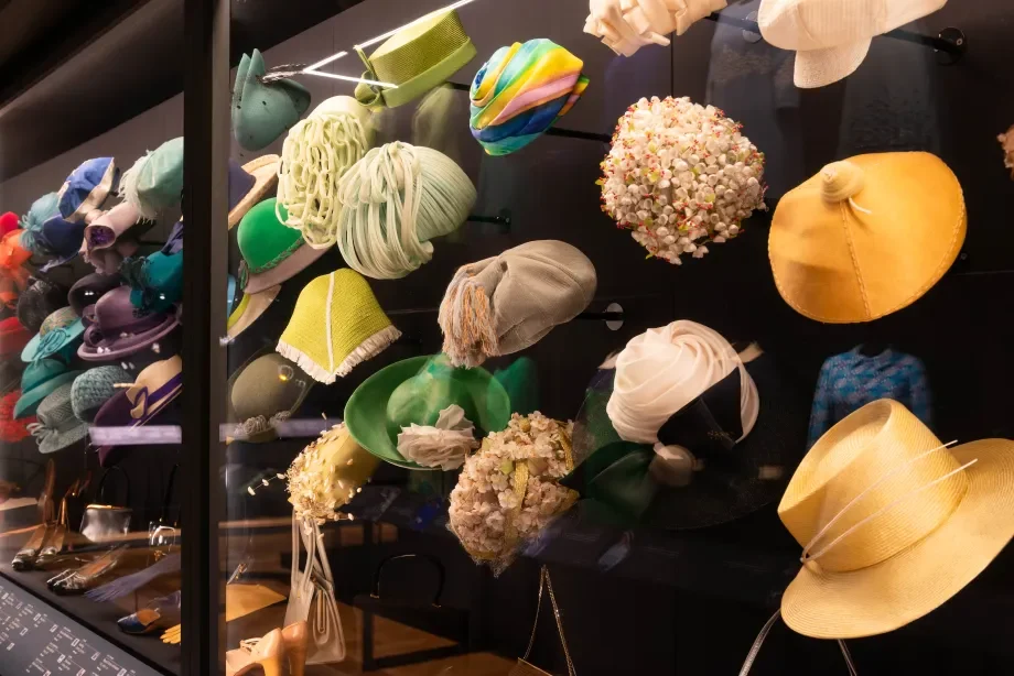 qg queen elizabeth lifeinstyle quick 090426 15.jpg