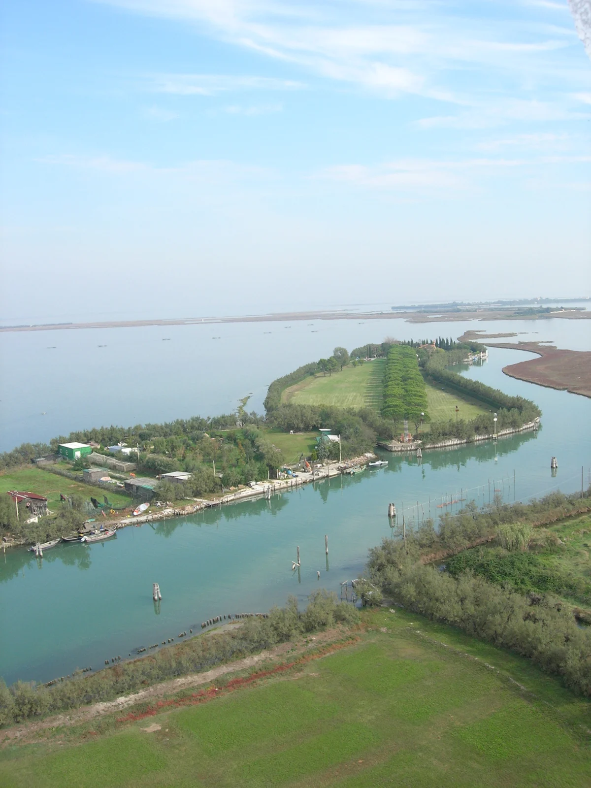 qsno se vijda oblagorodenata dnes blatista laguna okolo torcello kudeto se e rodila veneciq