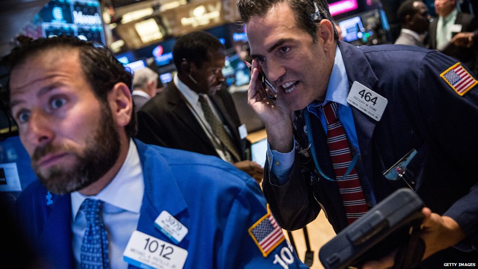 Доларът е най-скъп от 2 години, борсовите индекси поевтиняха след лихвените маневри на ФЕД