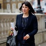 Министър Рийвс не изключва увеличение на данъка на капиталовите печалби