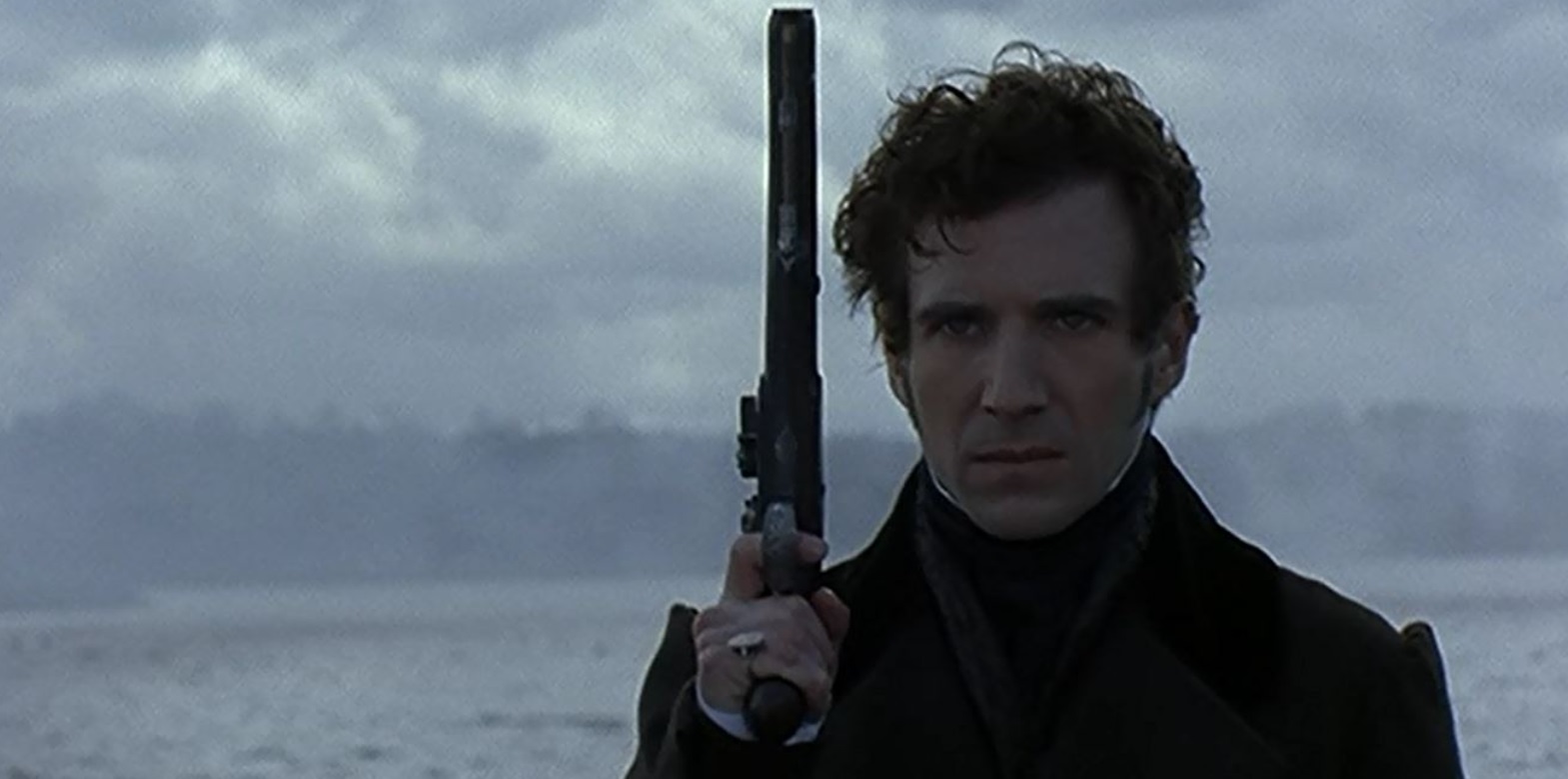 Ралф Файнс в ролята на Евгений Онегин в едноименния филм от 1999 година.