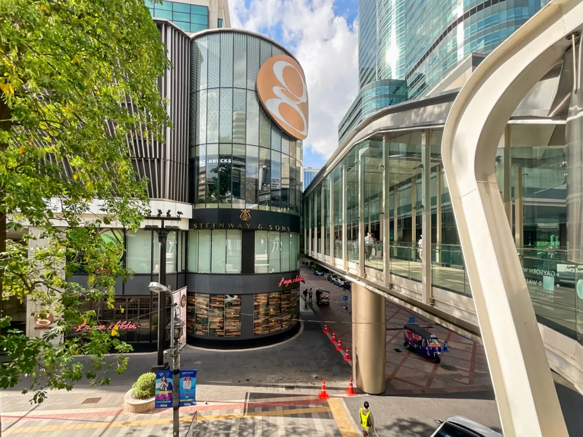 Банкок е най-добрият град в света за работа по време на ваканция през 2026 2 regus bangkok gaysorn plaza thailand centre 2768 building exterior 1
