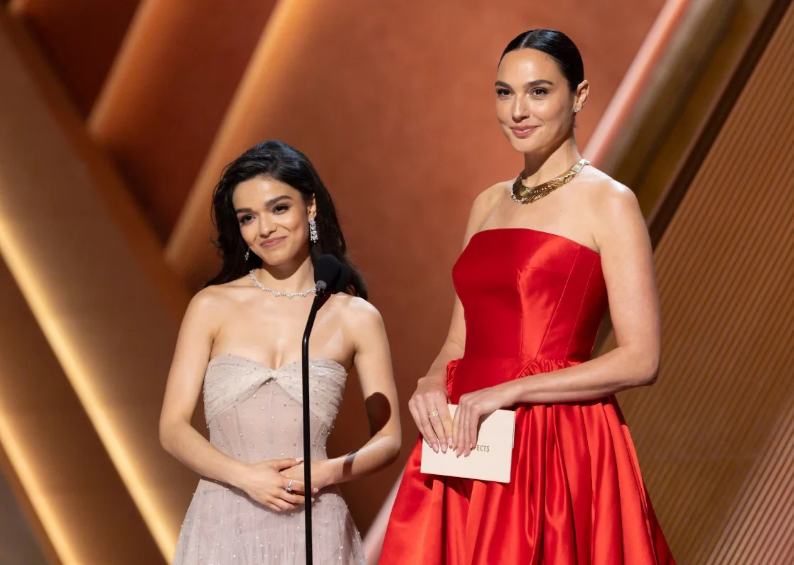 Рейчъл Зиглър или Гал Гадот.