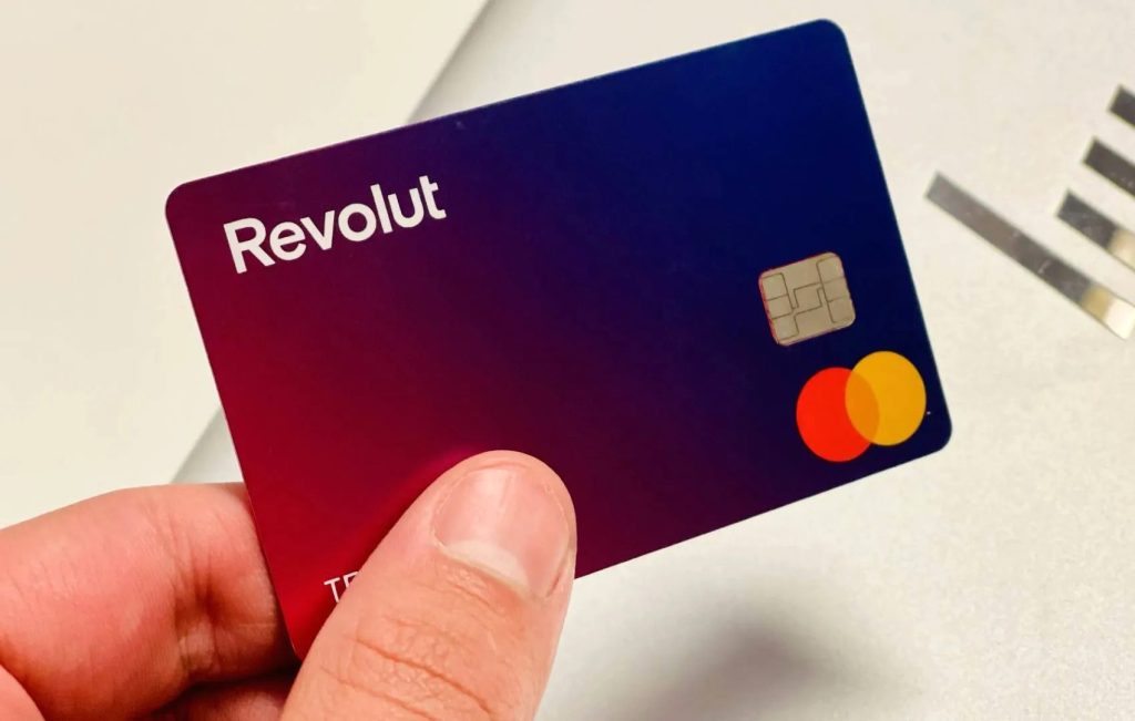 Британската компания Revolut със съдебен иск за измами чрез приложението