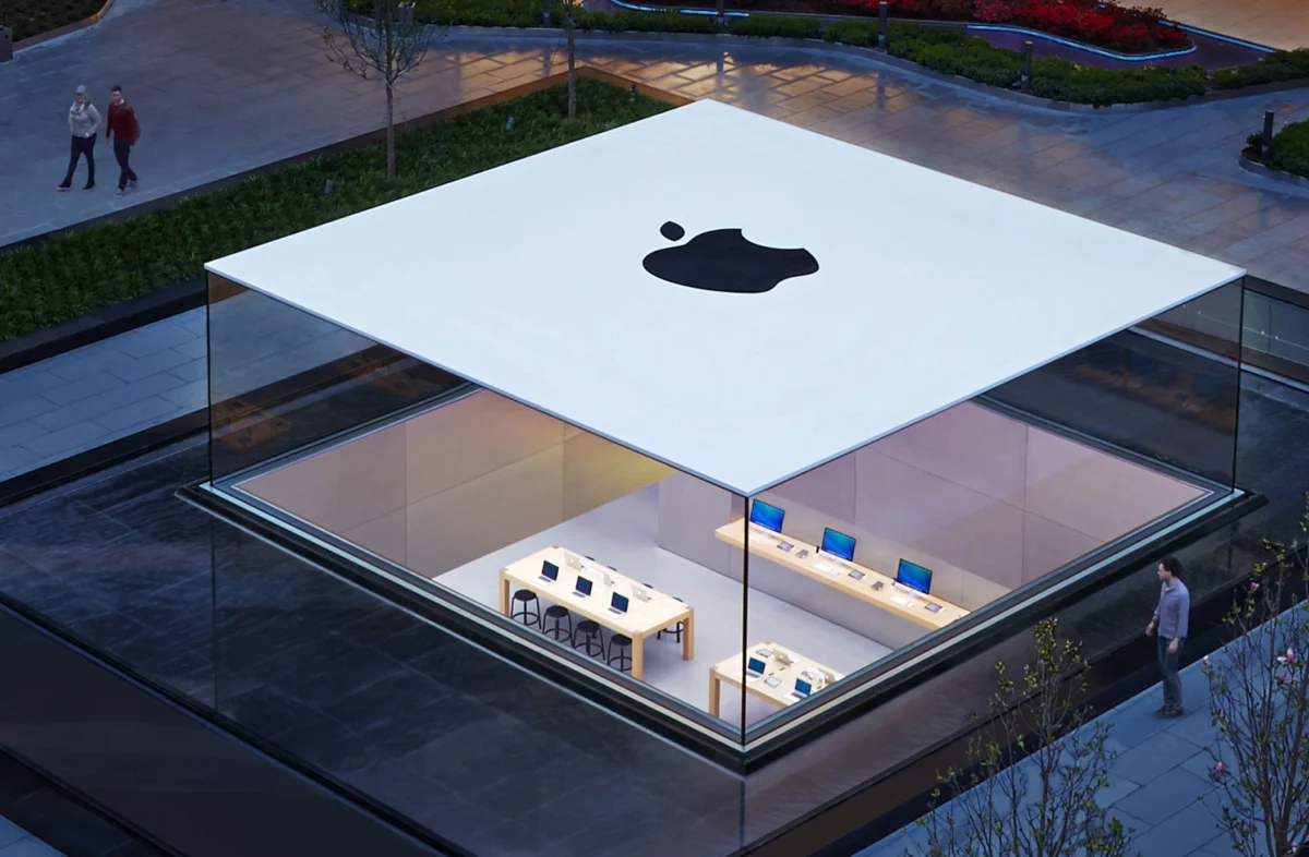 Apple с над 100 млрд. долара приходи от услуги въпреки нарастващия регулаторен натиск