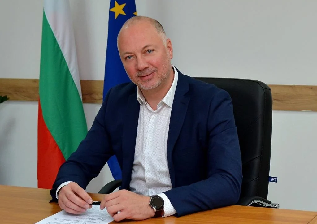 Росен Желязков възложи проверка на язовирите и речните корита