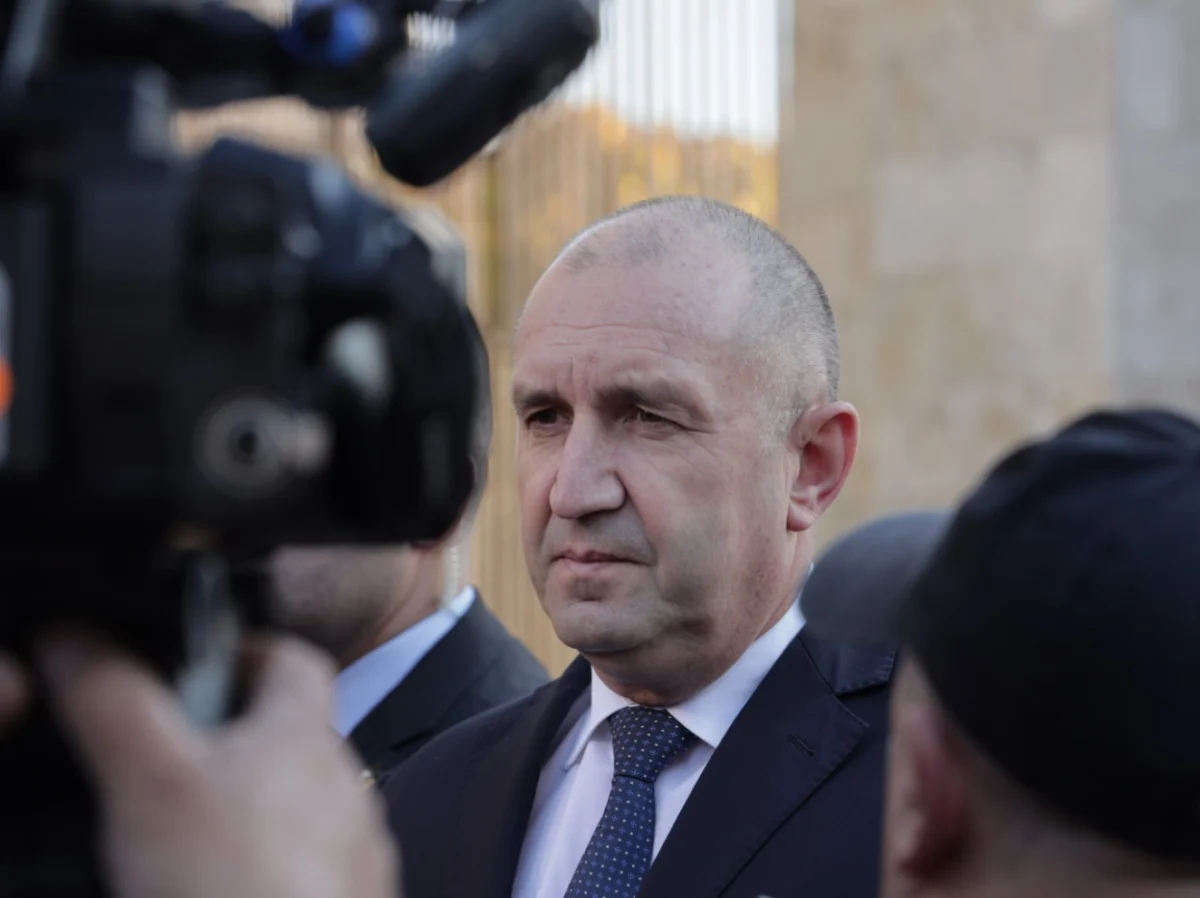 На първо четене парламентът забрани на президента Румен Радев да се вози с личния си автомобил