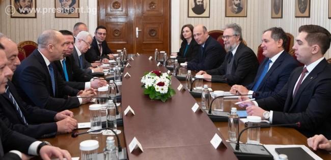 Радев разговаря с министъра на националната икономика на Унгария