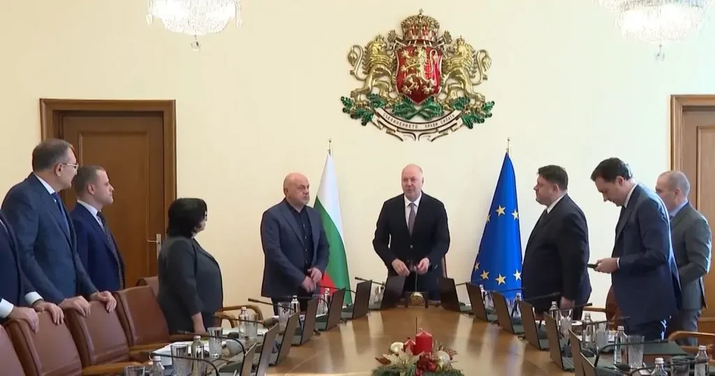 Правителството в оставка одобри обмен на данни за съдимост със