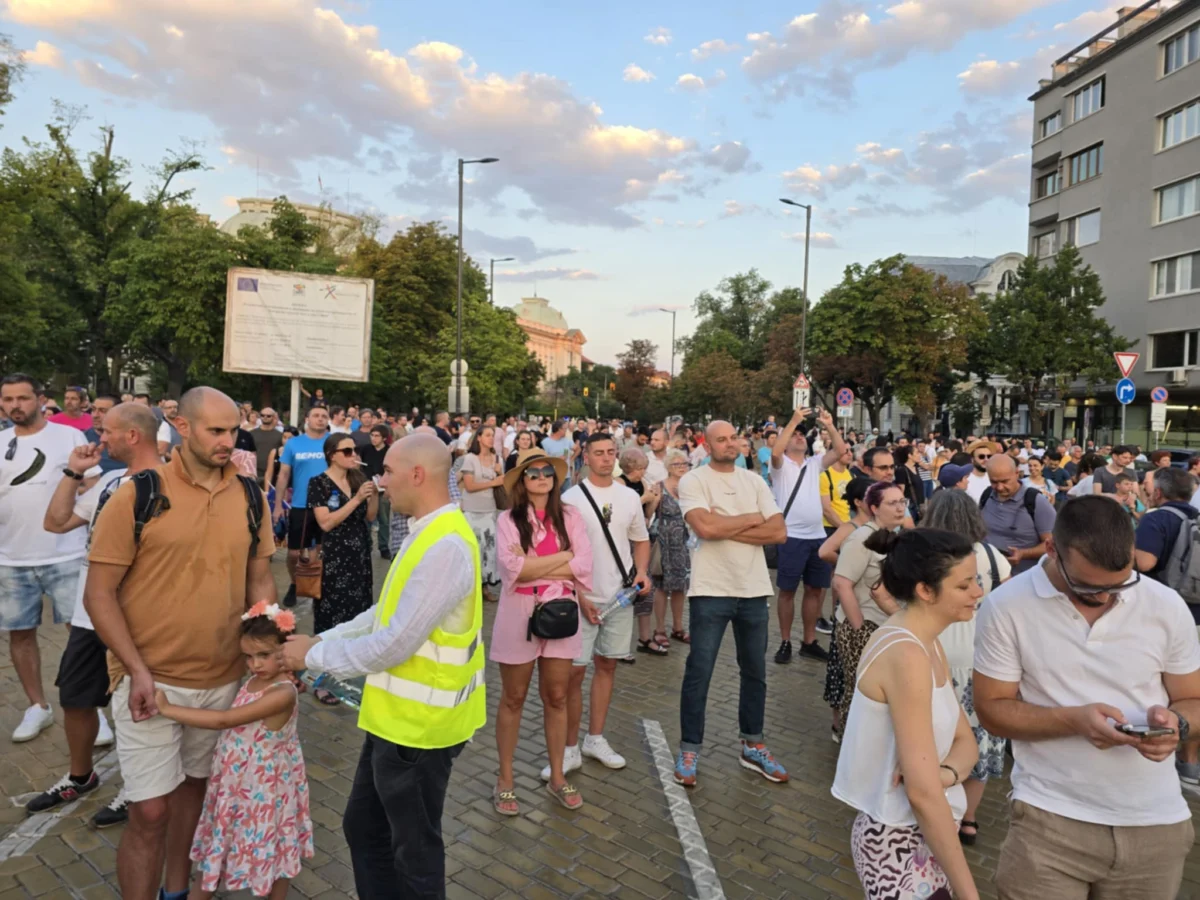 Протестът срещу Борислав Сарафов блокира "Орлов мост" /снимки/ 8