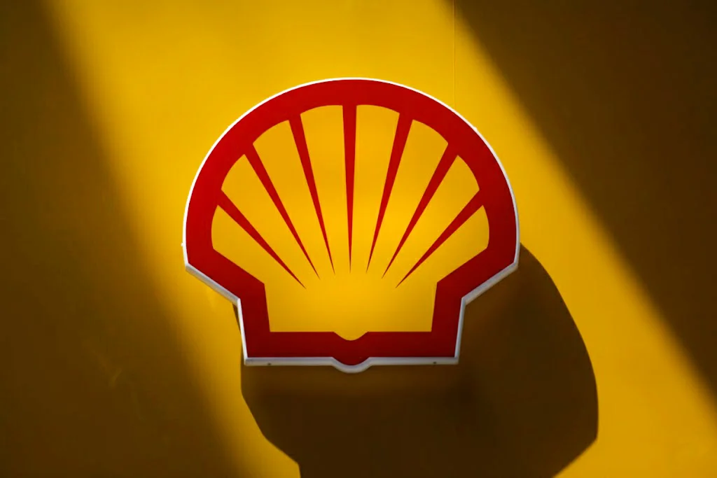 Британският петролен гигант Shell обяви в понеделник 10 ноември че се