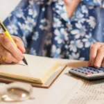 Разследват 76-годишна жена за неправомерно получени 36 000 евро от пенсии