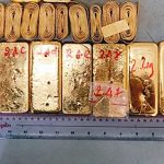 Виетнам води битка за стабилизиране на пазара на злато и пресичане на контрабандата