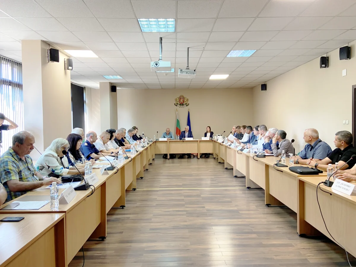 Местните власти и Електрохолд ще си сътрудничат за подобряване на електрозахранването в област Кюстендил