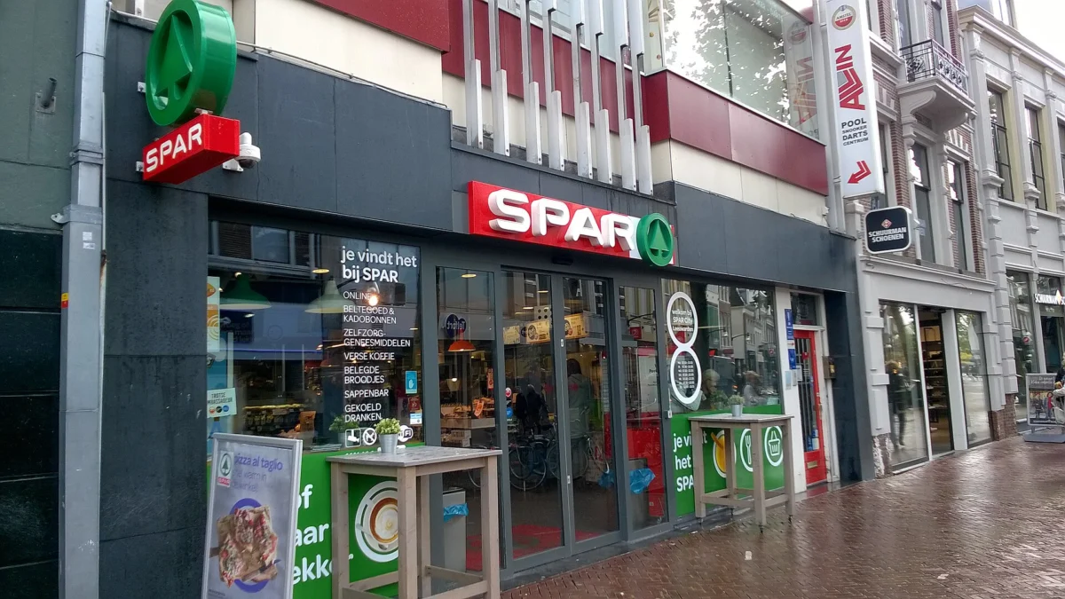 SPAR shop верига магазини супермаркети швейцария