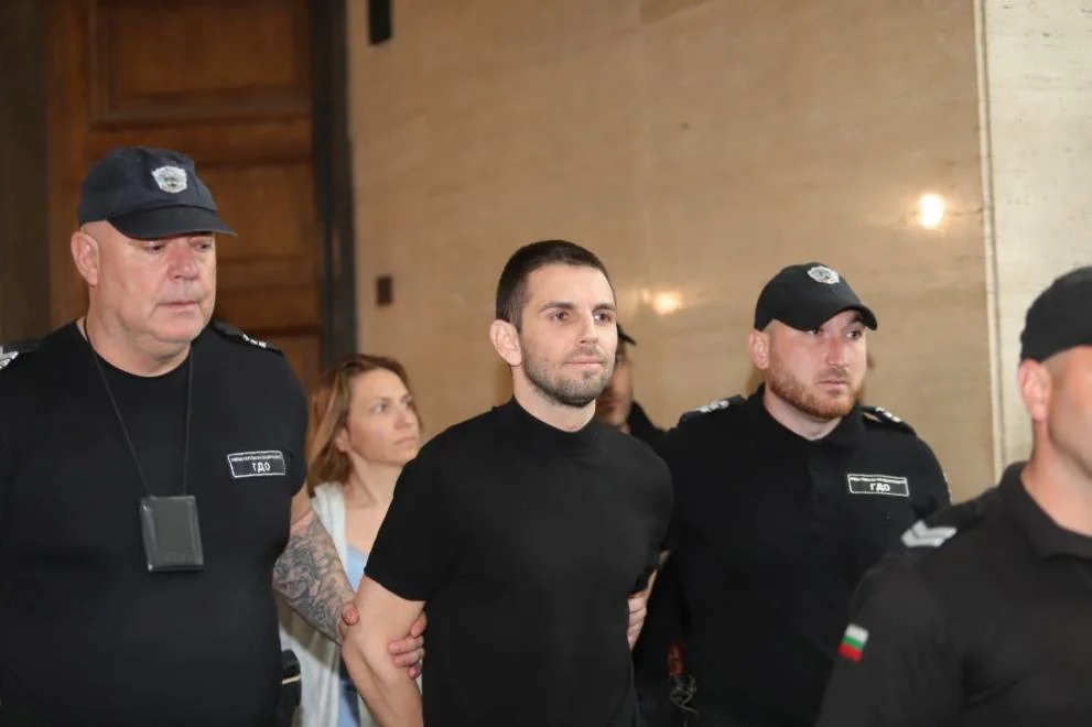 Оставиха в ареста Стефан от групата по аферата "Митници" 8 стефан димитров афера митници