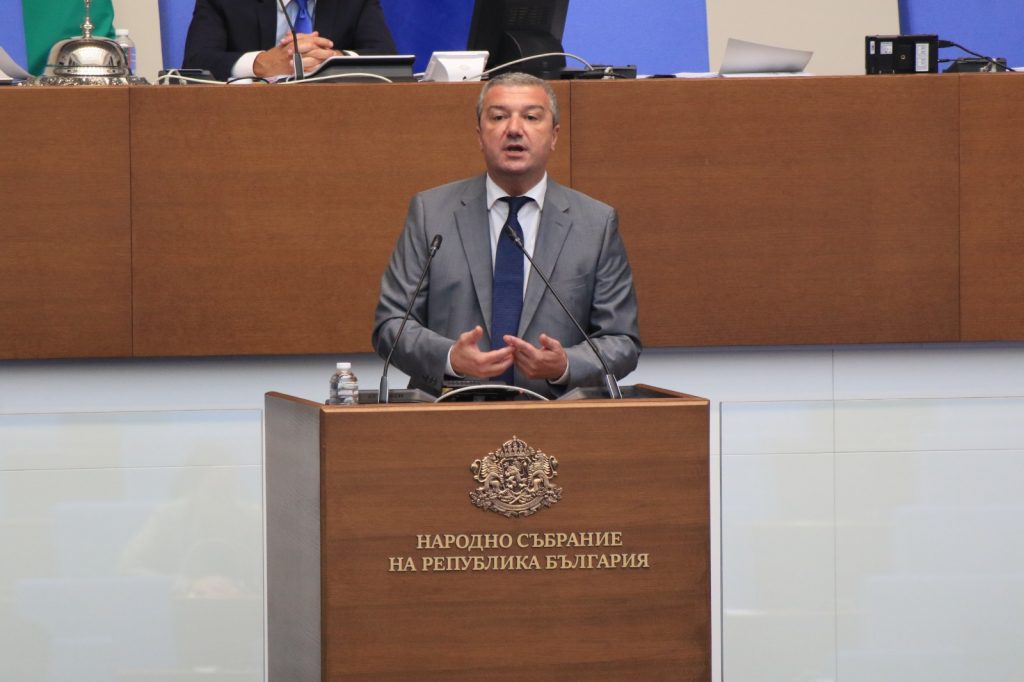 БСП отхвърли Мая Манолова, трябвало сама да си търси подкрепа